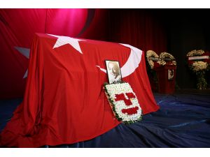 Münir Özkul son yolculuğuna uğurlanıyor