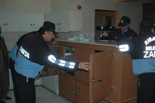 Zabıta ekipleri denetledi