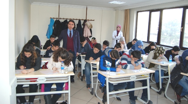 Yalçın Özel Öğretim Kursları Bursluluk Sınavı yoğun katılım