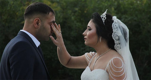 Düğün günü soyulan gelin ve damat şikayetçi olmayıp düğüne gitti