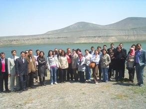 Öğretmenler obruk ve erozyon sahasını gezdi