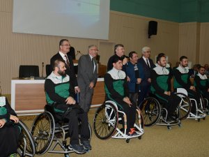 Büyükşehir’den Tekerlekli Sandalye Basketbol Takımı’na destek