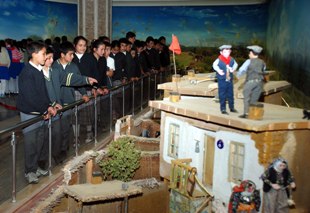 Öğrencilerden Şehitlik'e büyük ilgi