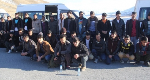 Başkale’de 35 kaçak şahıs yakalandı