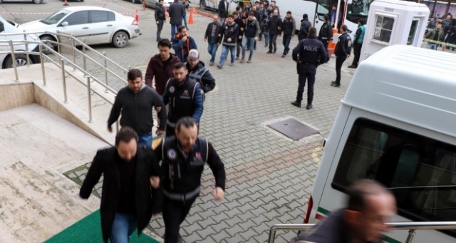 FETÖ/PDY soruşturmasında 16’sı muvazzaf 24 asker adliyede