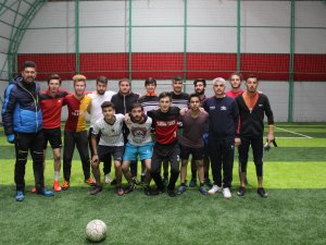 İbrahim Gün öğrencilerle maç yaptı