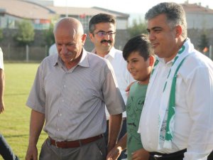 Bu takım bizim destek olmalıyız