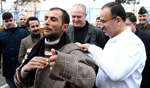 Bozdağ ceketini isteyen vatandaşı kırmadı!