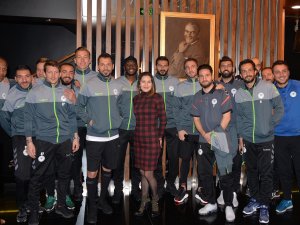 Konyaspor’a moral yemeği