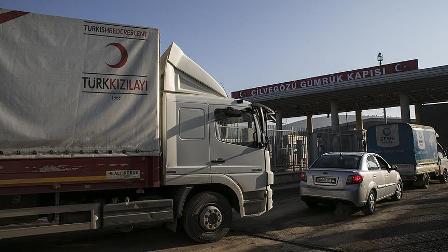 Suriyelilere yardım malzemesi gönderildi