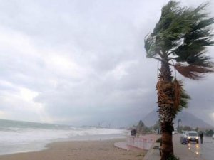Antalya'da şiddetli fırtına