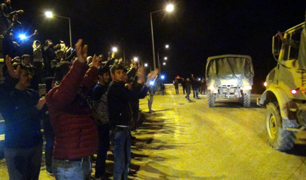 Türk halkı Mehmetçik'i gazaya alkışlarla uğurladı!