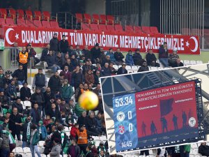 Konyaspor maçında Mehmetçiğe destek