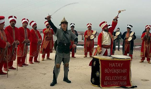 Afrin sınırında Mehteran'dan Mehmetçik'e konser!