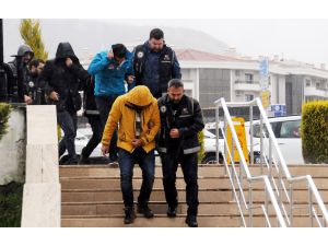 FETÖ üyelerini yurt dışına kaçıran şebekeye operasyon