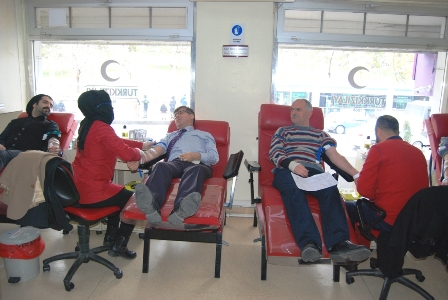 Öğretmenler kan bağışladı