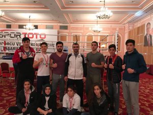 Kick Boks’ta Meram’dan 3 madalya