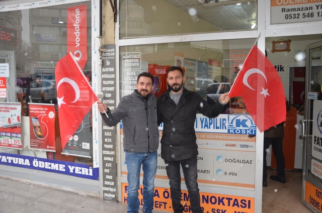 Al Bayrağımız Elimizde, Kalbimiz Mehmetçiklerimizle Birlikte