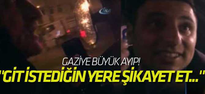 Otobüs şoförü yağmurlu havada araçtan atıp, yol ortasında bıraktı