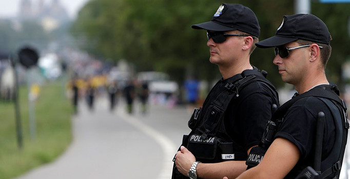 Polonya'da Hitler'in doğum yıl dönümünü kutlayan 5 kişiye gözaltı
