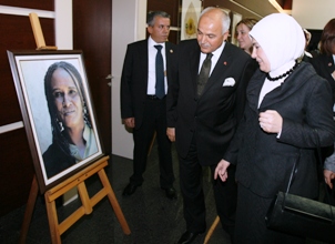Emine Erdoğan sergiyi beğendi