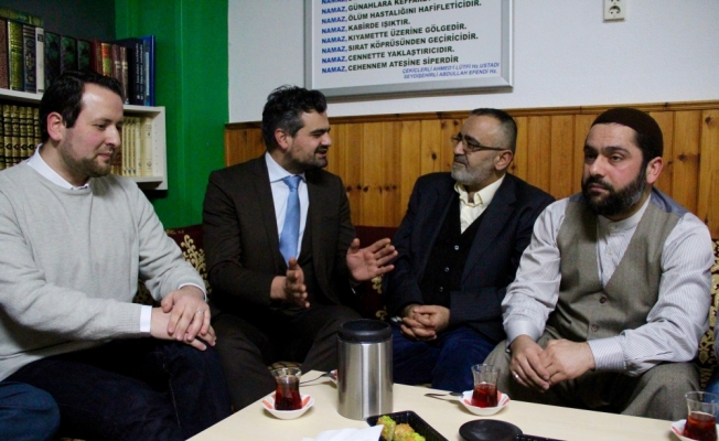 Hollanda'da saldırıya uğrayan camiye Denk Partisinden ziyaret