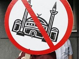 Sağcı ve sosyalistlerin cami kavgası