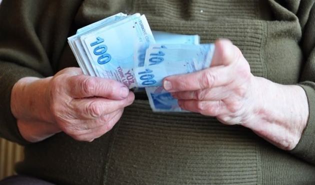 Staj yapan annelere erken emeklilik geliyor!
