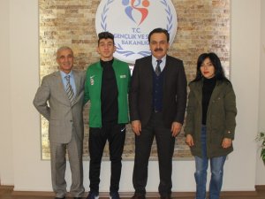 Rekortmen atletten Ersöz’e ziyaret