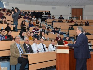 Rektör Şahin, tıp öğrencileriyle tecrübelerini paylaştı