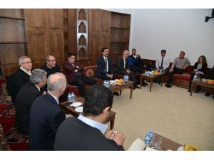 Bahçeci, belediye meclisi üyeleriyle buluştu