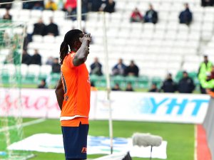 Adebayor ve Emre’den Mehmetçik’e destek