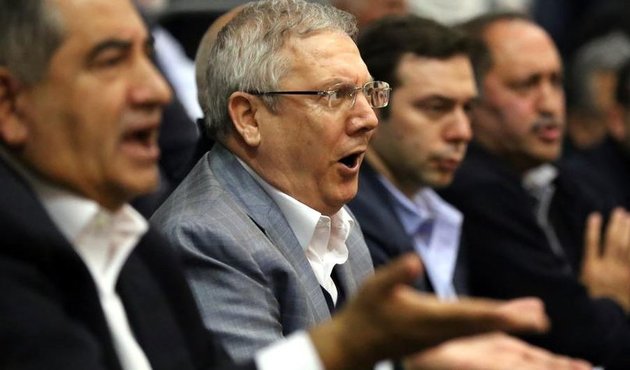 Fenerbahçe Başkanı Aziz Yıldırım hastaneye kaldırıldı!