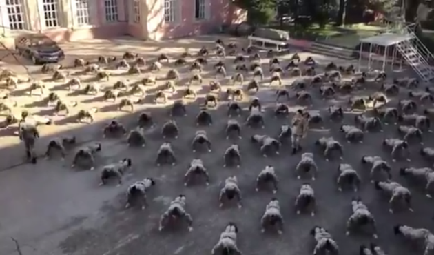 Kadın jandarmalardan teröristlerin kanını donduracak mesaj!