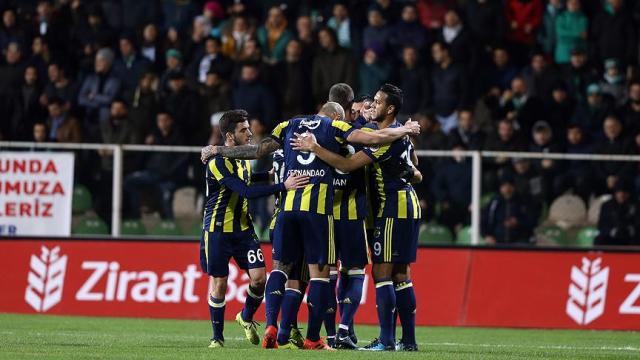 Fenerbahçe, lider Galatasaray'ın 6 puan gerisine düştü