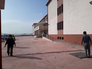 İzmir'de bir okulun kazan dairesinde patlama