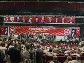 Demokrat Parti liderini seçiyor