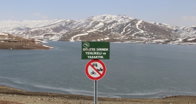 Dikkat! Donan göller tehlike saçıyor
