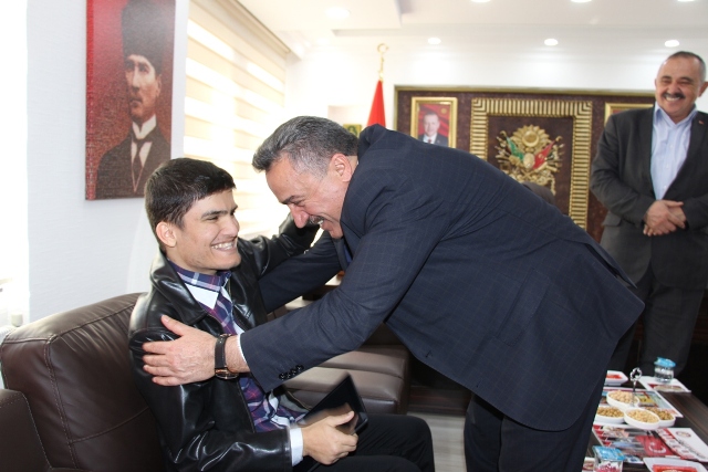 Başkan Mehmet Tutal, Engelli Hasan Bakım'a Verdiği Sözü Tuttu
