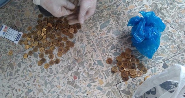 Sahte altın sikkeli dolandırıcılar jandarmaya takıldı