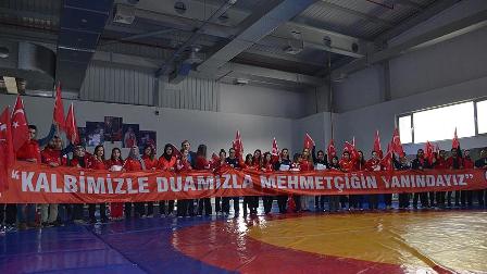 Milli güreşçilerden Zeytin Dalı Harekatı'na destek