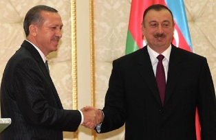 Azerilerle Gaz Pazarlığına Oturdu