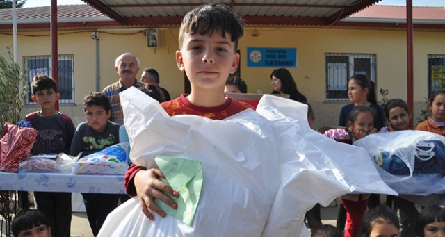 İlkokul öğrencisinden Mehmetçiğe duygulandıran hediye