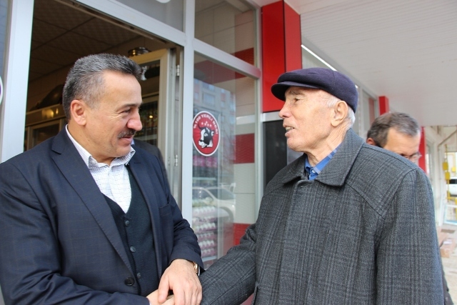 Tutal,Merkez Mahalle Muhtarlarını Ofislerinde Ziyaret Etti