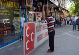 MHP'nin Diyarbakır'daki tabelası