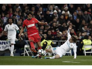 Real Madrid farklı kazandı