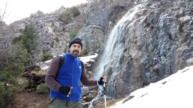 Şehitler için Küpe Dağı'na tırmandılar