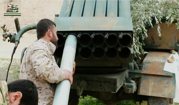 Yüzlerce DEAŞ militanı aileleri ile ÖSO'ya teslim oldu!