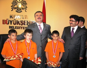 Öğrenci ve öğretmenlere ödül