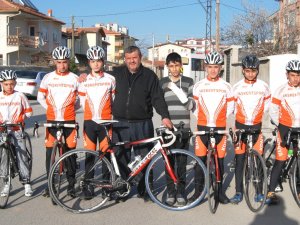 Taşkentspor’dan Kirpiksiz’e kutlama